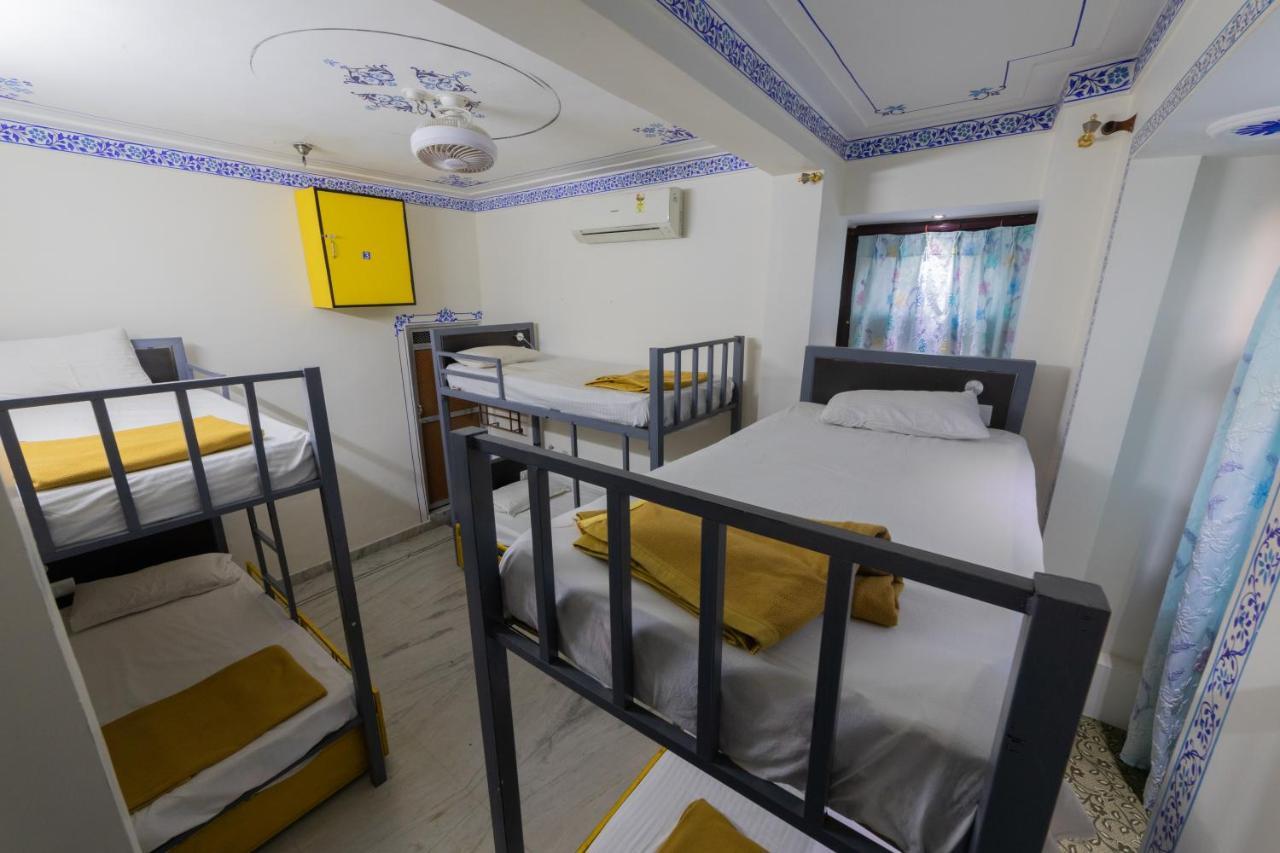 Whereabout Hostel Удайпур Екстер'єр фото